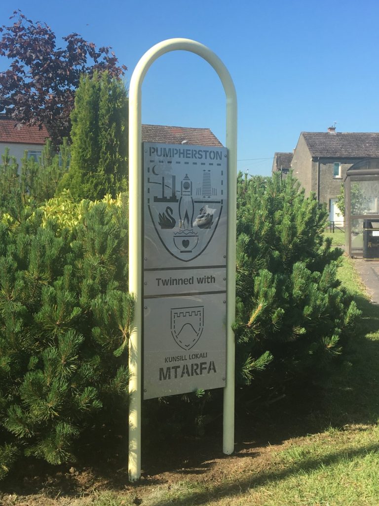 A piller with map to describe